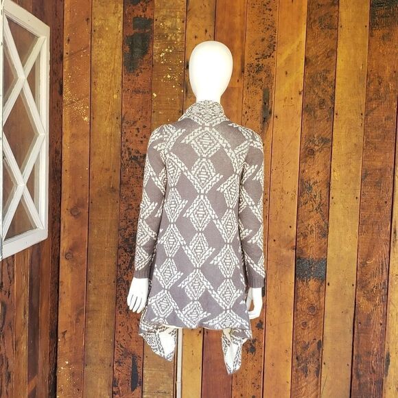 Show Me Your Mumu Grey Aztec Yummy Sweater - Picture 3 of 13